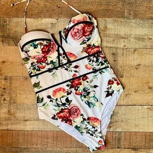 CUPSHE Floral One-Piece XL